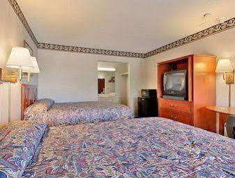 Rodeway Inn Leesburg Chain Of Lakes Buitenkant foto